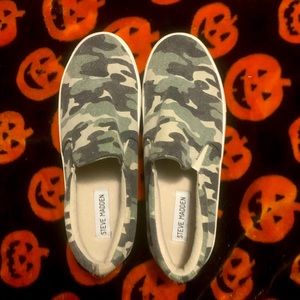 STEVE MADDEN CAMO SLIP ONS